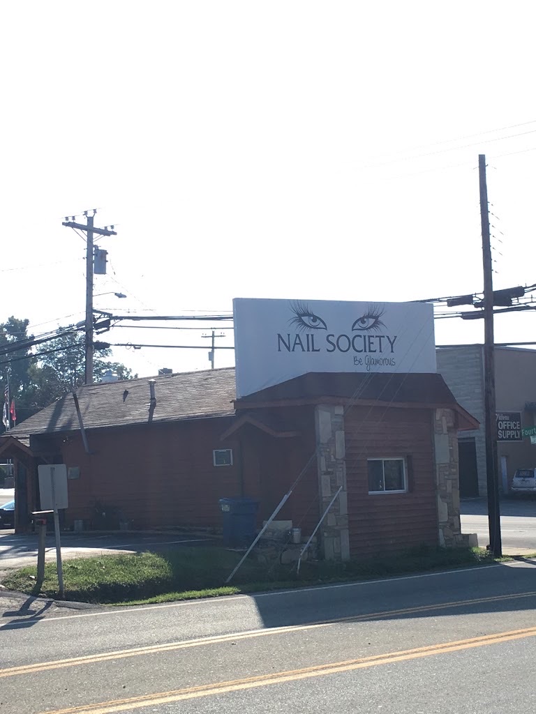 Nail Society storefront in downtown Crossville